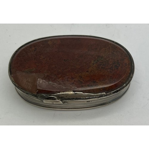 810 - Silver snuff box with hard stone top. London 1812. 7cm x 4.5cm.