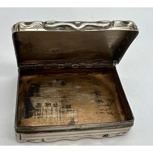 811 - Silver snuff box Birmingham 1847, maker Edward Smith. 6.5cm x 4cm. 59.5gm.