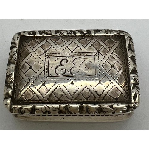 813 - Silver vinaigrette with pierced silver gilt grill and original sponge, Birmingham, maker Nathaniel M... 