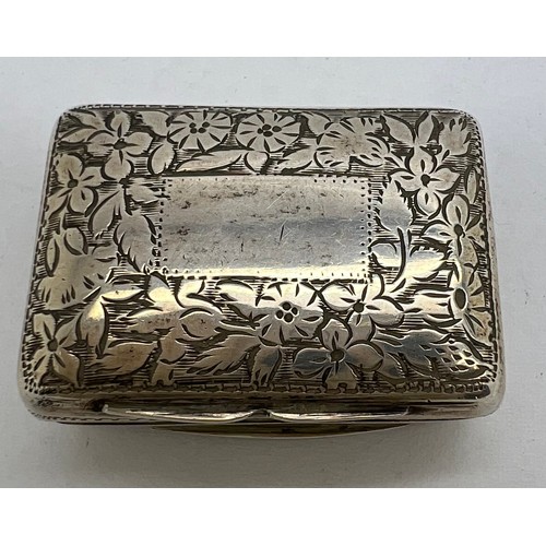 814 - Silver vinaigrette with floral engraving, pierced silver gilt grill and vacant cartouche Birmingham ... 