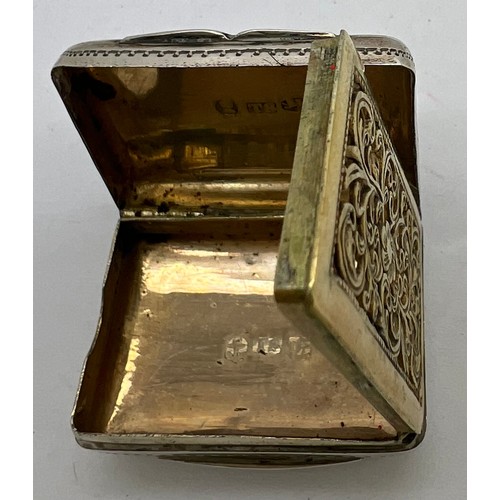 814 - Silver vinaigrette with floral engraving, pierced silver gilt grill and vacant cartouche Birmingham ... 