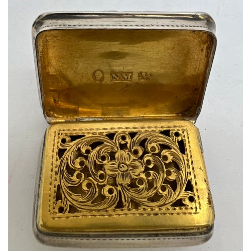 816 - Silver vinaigrette Birmingham 1834, maker Nathaniel Mills 3cm x 2cm with pierced silver gilt grill. ... 