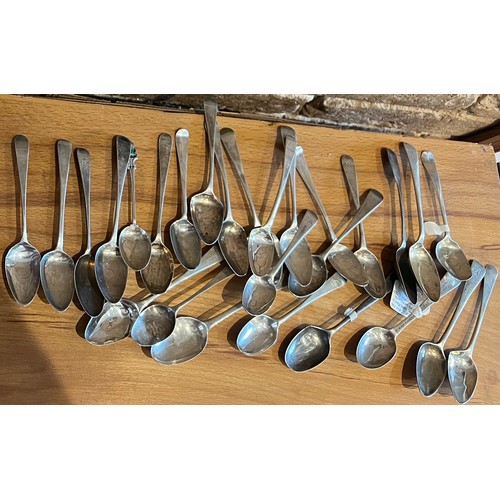 821 - A large quantity of worn and damaged silver teaspoons, mainly Georgian. Various dates and makers. To... 