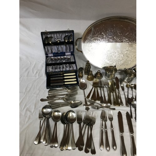 773 - A selection of silver plate to include a large galleried tray 36cm x 55cm, handle to handle, along w... 