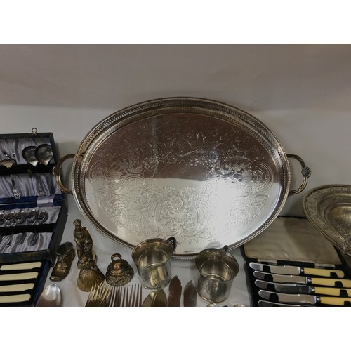 773 - A selection of silver plate to include a large galleried tray 36cm x 55cm, handle to handle, along w... 