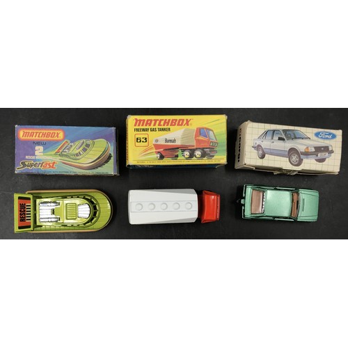 909 - A collection of boxed toy cars to include Matchbox Rescue Hovercraft superfast and Freeway gas Tanke... 