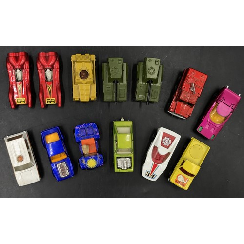 911 - A collection of Matchbox Rola-Matic cars to include 2x S.P. Gun, 2x Turbo Fury, Clipper, hot rocker,... 