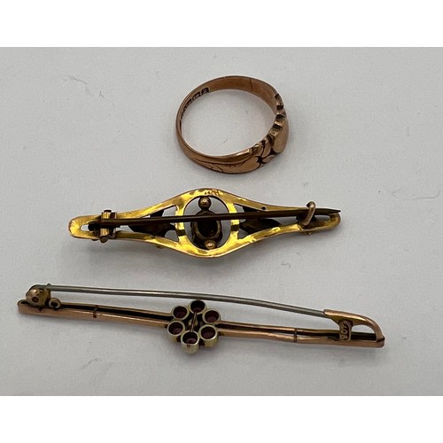 446 - Two Edwardian bar brooches, one set with garnet and seed pearl  and a 9 carat gold ring size O. Tota... 