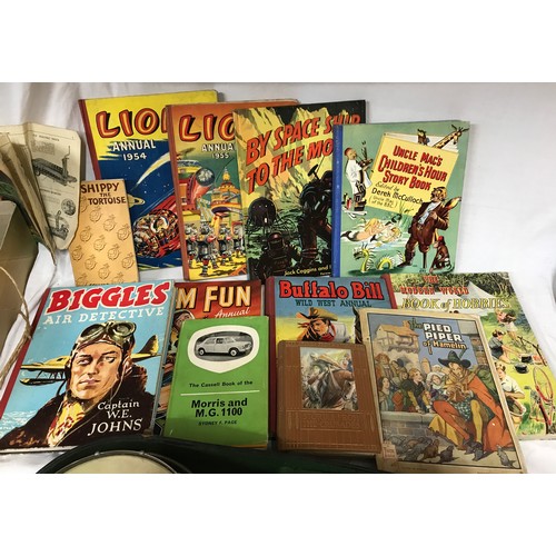 922 - A collection of mid century books to include Lion Annual 1954 and 1955, Buffalo Bill, Biggles Air De... 