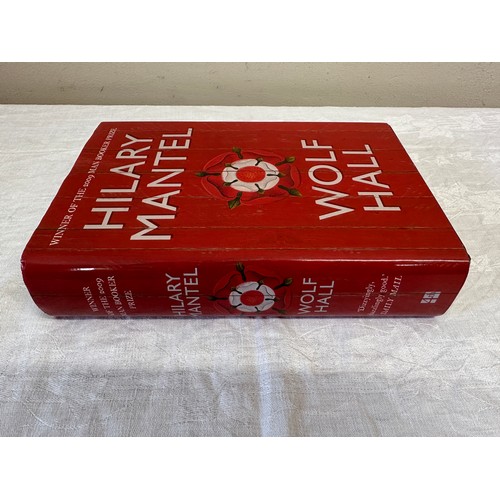 957 - Hilary Mantel: Four first editions, published London by Fourth Estate, to include : 'Wolf Hall' 2009... 