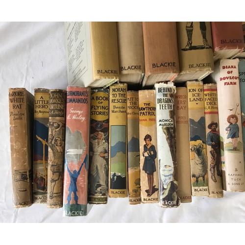 967 - Collection of early 20thC books to include Budget books for Boys and Girls along with a further coll... 