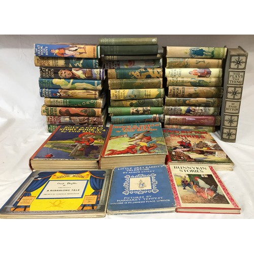 968 - Collection of books to include The Play's the Thing by Enid Blyton, Boys's & Girl's Annual by Enid B... 