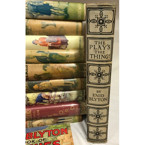 968 - Collection of books to include The Play's the Thing by Enid Blyton, Boys's & Girl's Annual by Enid B... 