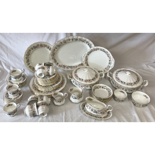 277 - A Paragon 'Meadowvale' fine bone china part dinner and tea service to include 6x dinner pates, 6x sm... 