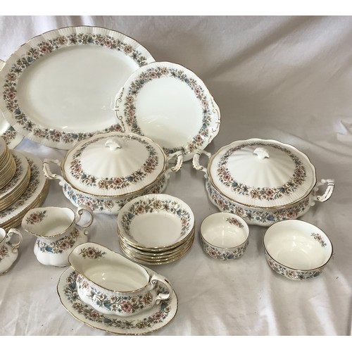 277 - A Paragon 'Meadowvale' fine bone china part dinner and tea service to include 6x dinner pates, 6x sm... 