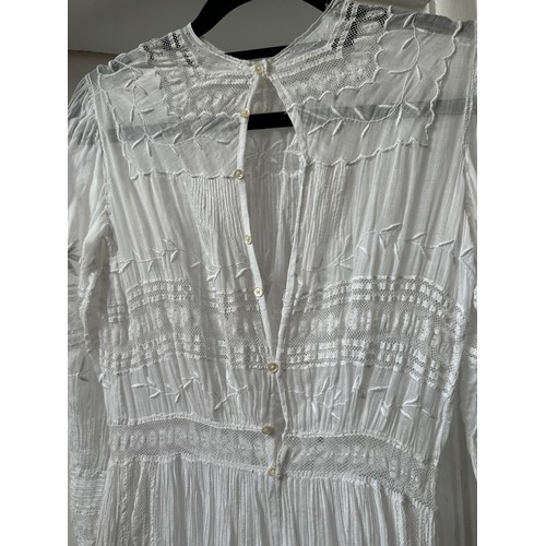 1067 - An Edwardian ladies dress approx. 150cm l together with an overblouse, both fine cotton.