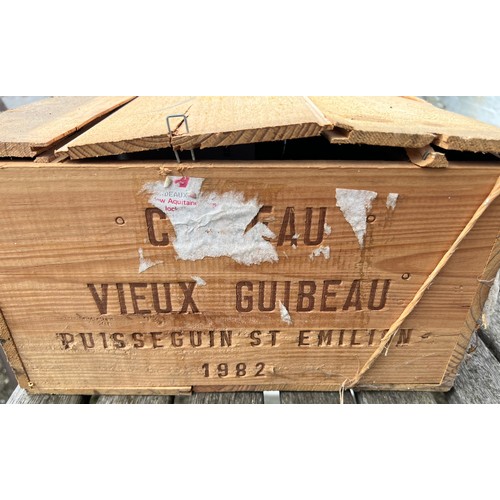 715 - A case of 11 bottles of Grand Vin De Bordeaux Le Vieux Chateau Guibeau Puisseguin Saint Emilion 1982... 