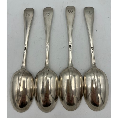 846 - Four silver rat tail pattern dessert spoons London 1900. Total weight 200gm. Maker Josiah Williams &... 