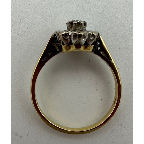 453 - An 18ct gold and diamond cluster ring weighing 3.37gms size N.