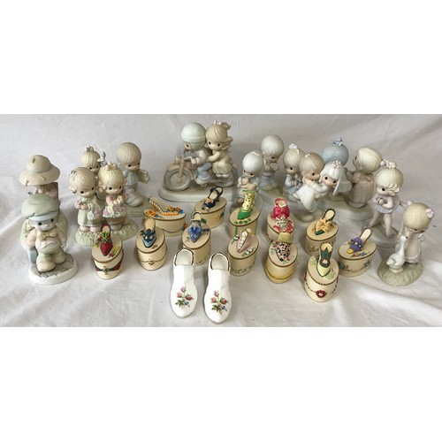 322 - A collection of 11 Precious Moments figurines to include 'Bon Voyage', 'Just a line to say your spec... 