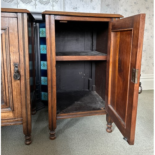 126 - A pair of Edwardian bedside cupboards, each with a single door and one shelf to the interior. 81 h x... 