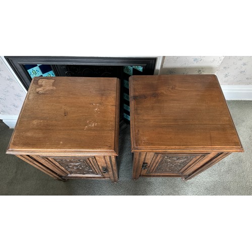 126 - A pair of Edwardian bedside cupboards, each with a single door and one shelf to the interior. 81 h x... 