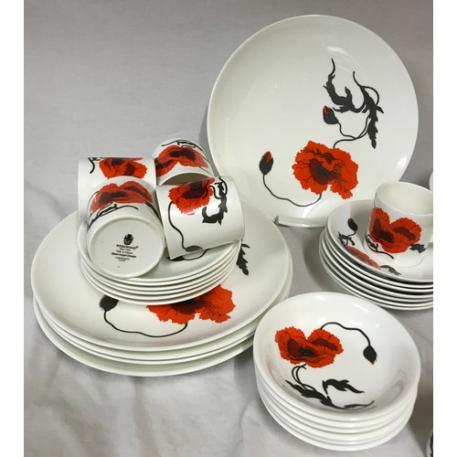 338 - A part tea and dinner service of Wedgwood Susie Cooper design Cornpoppy comprising of 6x tea plates,... 