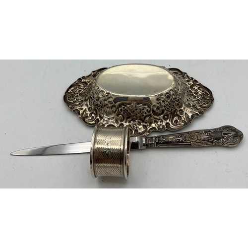 862 - Silver to include pierced bonbon dish, Chester 1899, maker Jay, Richard Attenborough & Co. Napkin ri... 