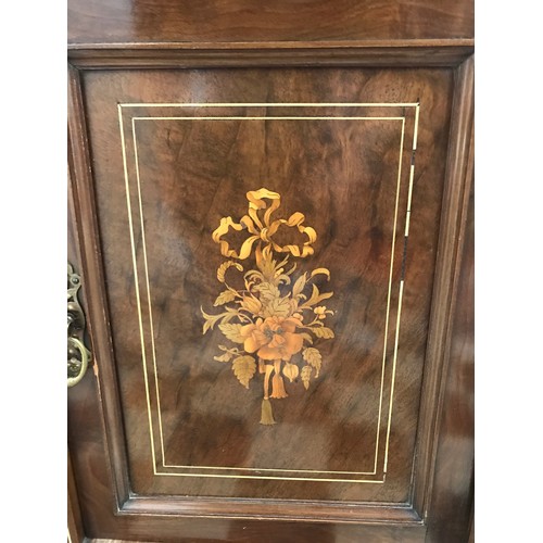 144 - An Edwardian mahogany inlaid bedside cupboard with floral inlay to front. 76cm h x 44 w x 39 d. Ivor... 