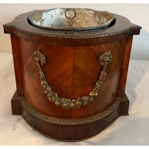 1234 - An inlaid French jardinière with gilt metal mounts and metal liner. 42 x 28 x 20cm h.