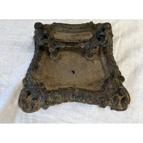 1249 - A Victorian cast iron foot scraper. 30 x 30 x 17cm h.