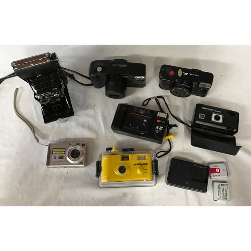 871 - A collection of cameras and gear to include an Olympus Quick Flash AFL, black, with Zuiko 38mm f/2.8... 