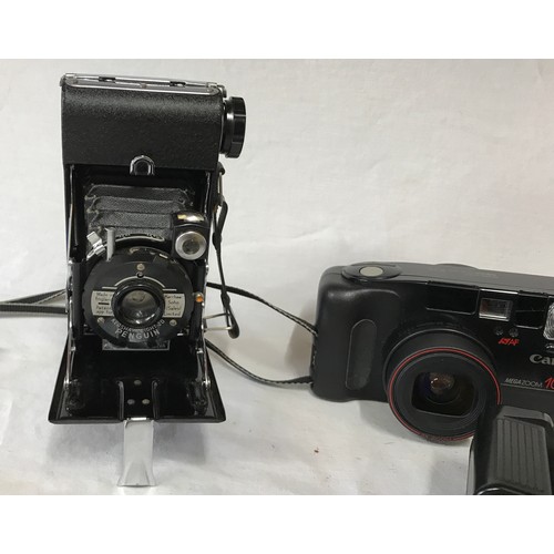 871 - A collection of cameras and gear to include an Olympus Quick Flash AFL, black, with Zuiko 38mm f/2.8... 