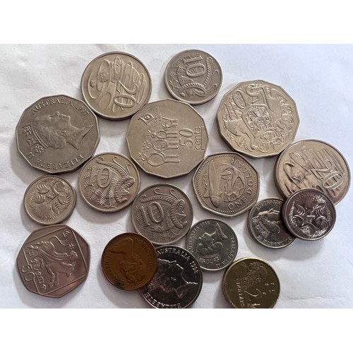 697 - A large quantity of world coinage to include Barbados 1 dollars, Greek coins, Italian, Canadian, Por... 