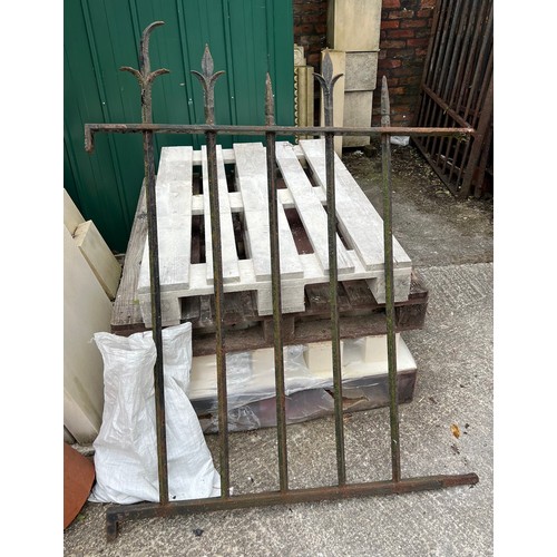 183 - Nineteenth century iron railing from the North Yard of Beverley Minster. 108cm w x 140cm h.