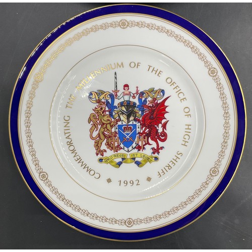 54 - A collection of 4 plates to include Mulberry Hall The Queen Mother's Plate 364/750, Royal Worcester ... 