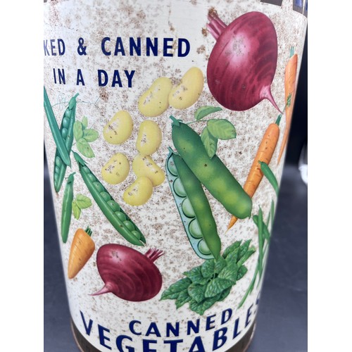 1253 - A Lin-Can cylindrical shop advertising dummy tin for canned vegetables. 37cm h.