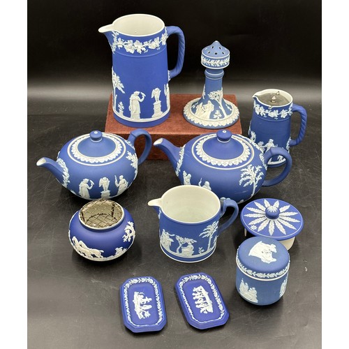 Wedgwood jasperware sale blue small pieces