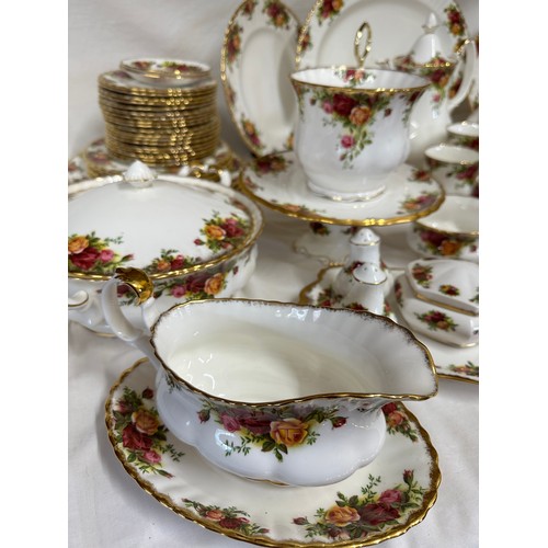 118 - Royal Albert Old Country Roses to include large oval meat plate 41.5cm d, 6 x dinner plates 26cm d, ... 