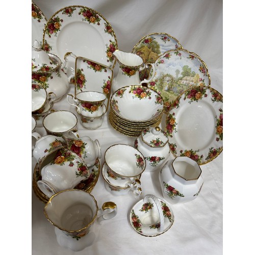 118 - Royal Albert Old Country Roses to include large oval meat plate 41.5cm d, 6 x dinner plates 26cm d, ... 