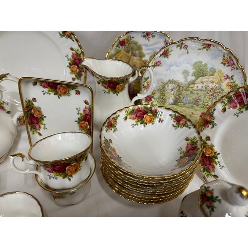 118 - Royal Albert Old Country Roses to include large oval meat plate 41.5cm d, 6 x dinner plates 26cm d, ... 