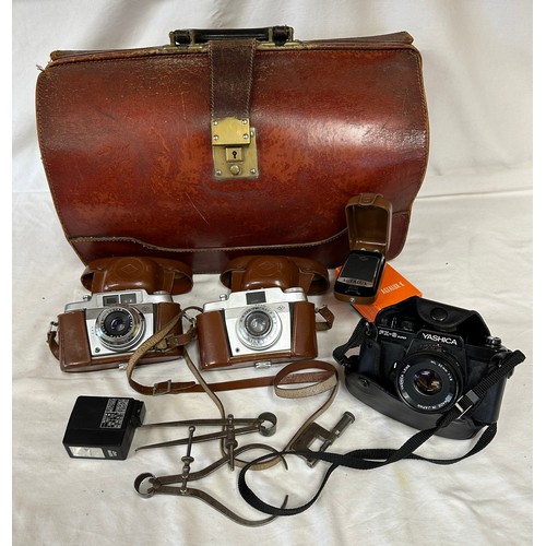 1317 - A miscellany to include 2 vintage cased Agfa Silette cameras, a Yashica FX-3 Super camera, a boxed A... 