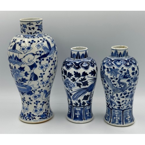 1155 - A collection of 19th/20thC oriental blue and white ceramic vases. Tallest 28cm h, smallest 15cm h. (... 