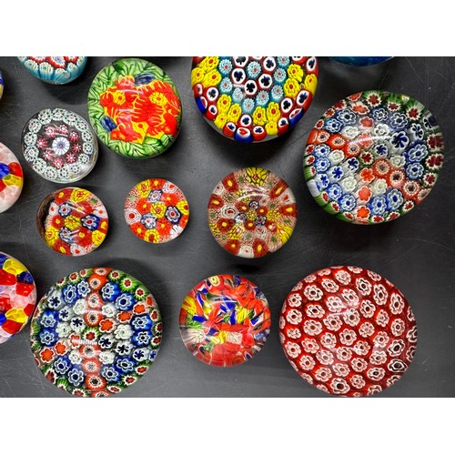 303 - An assortment of paper weights to include millefiori, vintage etc, all unmarked. Various sizes, see ... 