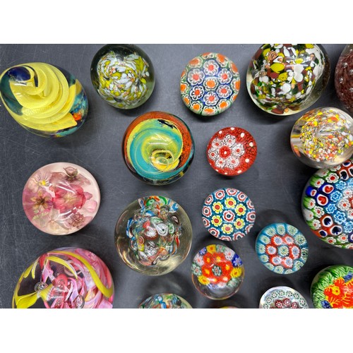 303 - An assortment of paper weights to include millefiori, vintage etc, all unmarked. Various sizes, see ... 