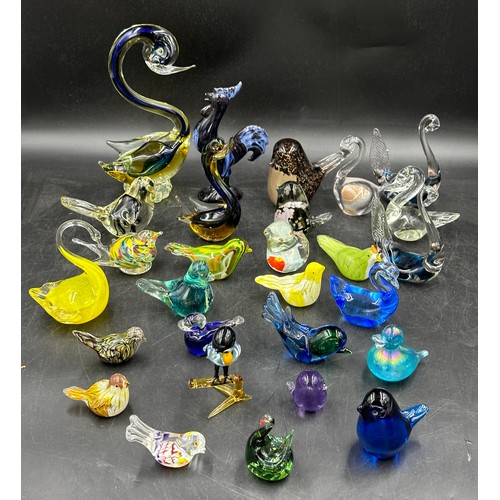 305 - A collection of various glass vintage birds of various sizes and colours together with a ceramic bir... 