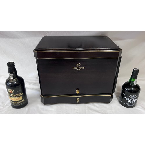 1139 - A Remy Martin cognac decanter box together with Calvares Port and a Royal Oporto 1977 vintage port.