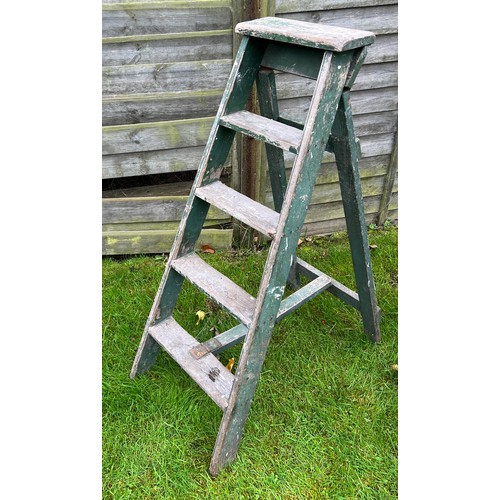 111 - Vintage pine step ladder 103cm h.