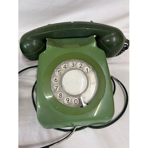 1256 - A GPO 706 green telephone together with a GPO 746 green telephone.