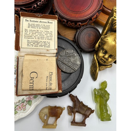 1314 - Miscalleanous items to include a boxed RMS Lusitania medal, three hardstone figures, a quantity of w... 